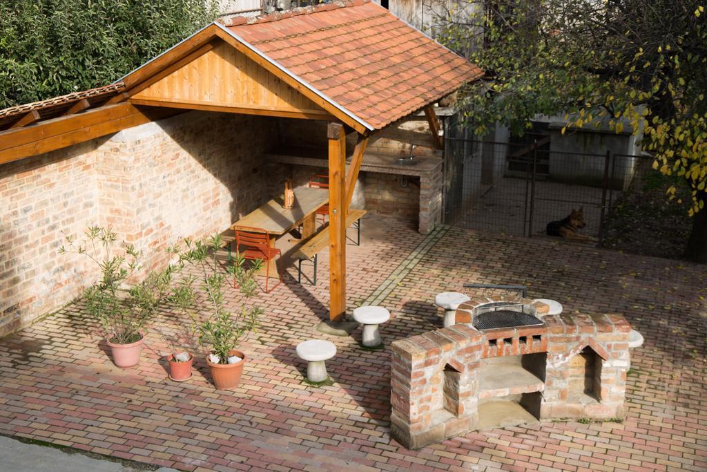 Hotel Tompos Vendeghaz Es Pince Villány Zewnętrze zdjęcie