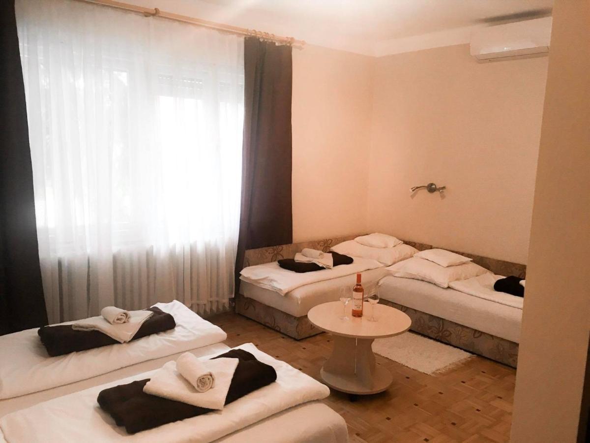 Hotel Tompos Vendeghaz Es Pince Villány Zewnętrze zdjęcie