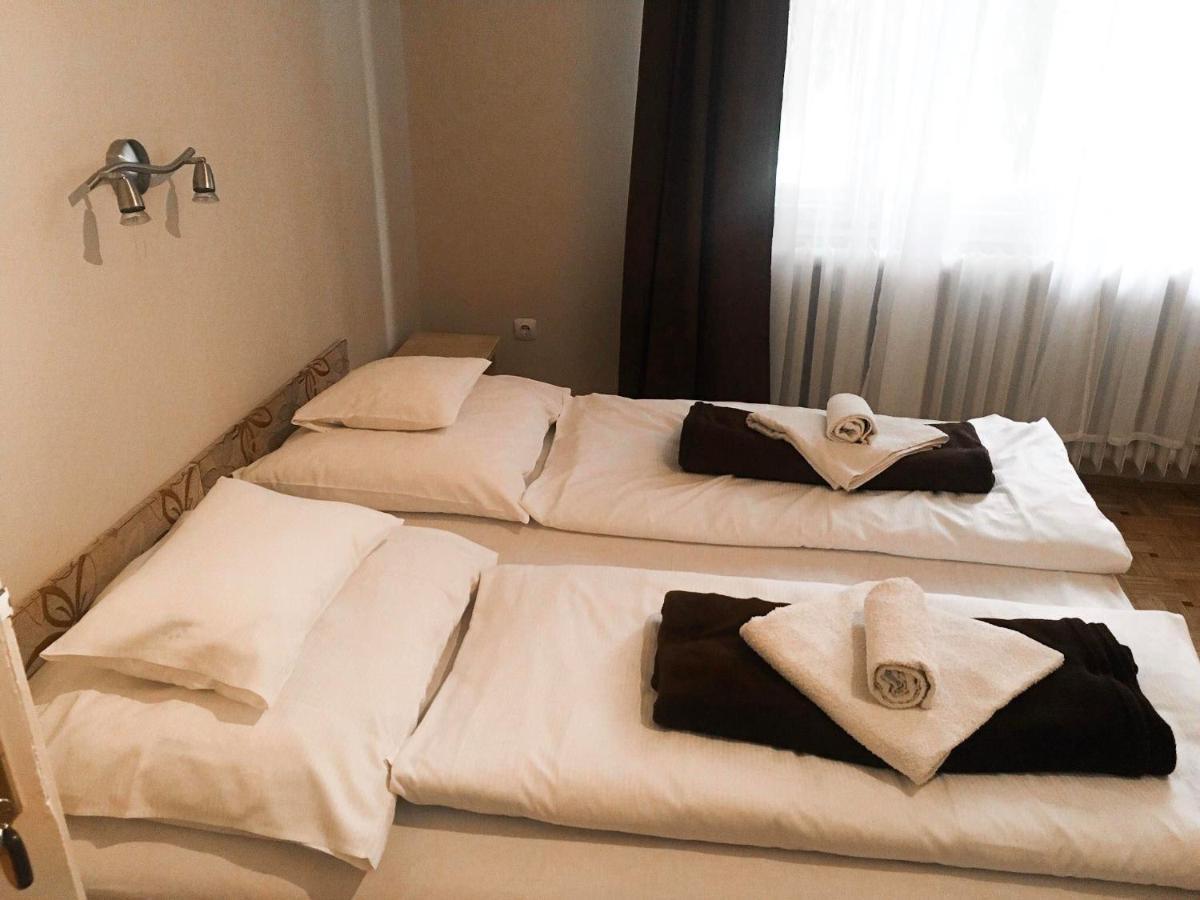 Hotel Tompos Vendeghaz Es Pince Villány Zewnętrze zdjęcie