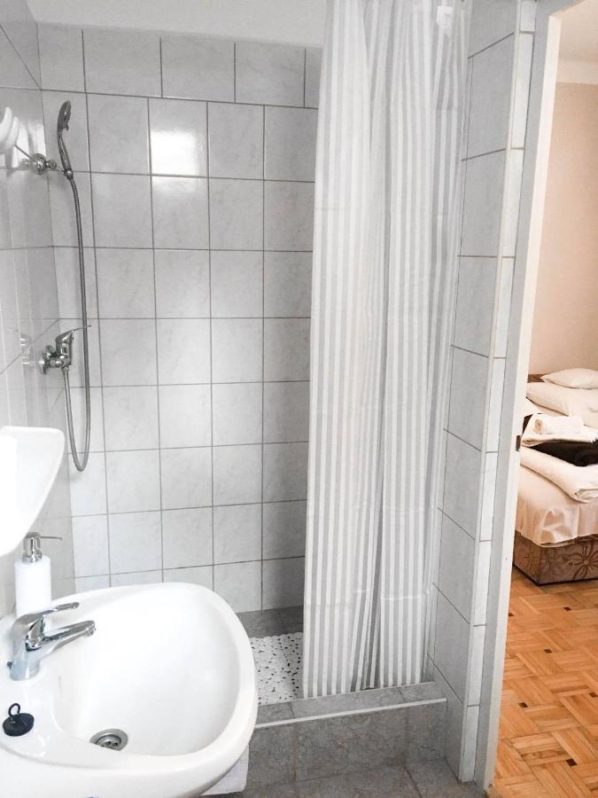 Hotel Tompos Vendeghaz Es Pince Villány Zewnętrze zdjęcie