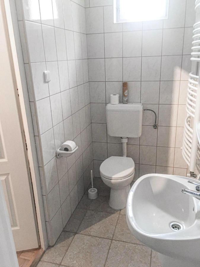 Hotel Tompos Vendeghaz Es Pince Villány Zewnętrze zdjęcie